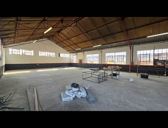 493M² WAREHOUSE TO LET IN SEBENZA